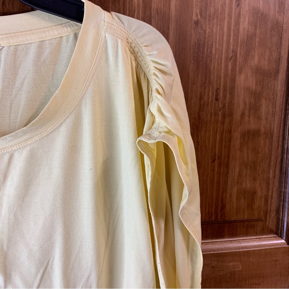 Women’s cinched flutter short sleeve yellow blouse top size XL - Picture 2 of 6